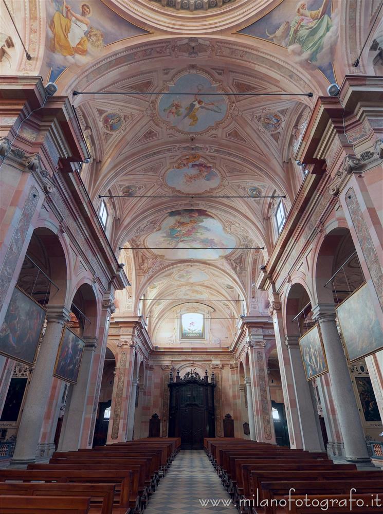 Busto Arsizio (Varese) - Navata centrale della Basilica di San Giovanni Battista